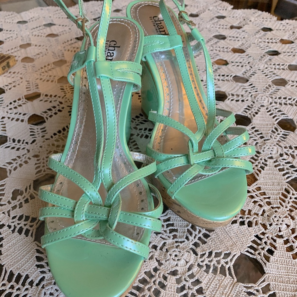 NWOT Charles David Patent Wedges